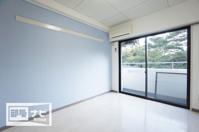 居室・リビング　うどん県のお部屋探しはうどん不動産へ うどんちゃんとLINE