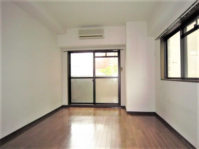 居室・リビング　写真は同マンションの別のお部屋のものです