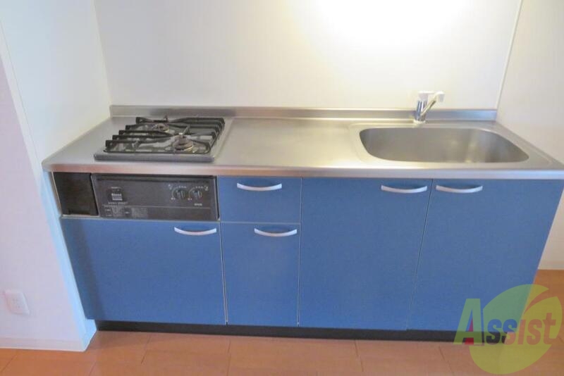 キッチン　キッチンはシステムキッチンなのでコンロの準備は不要です、