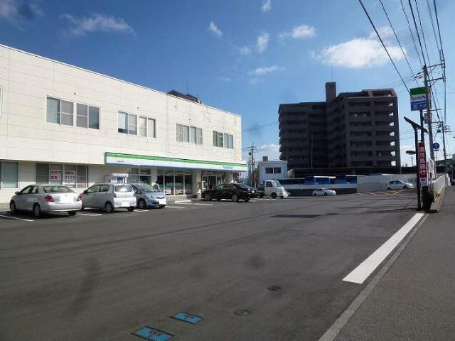 コンビニ　ファミリーマート真砂本町店（コンビニ）まで631m