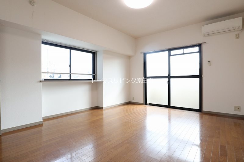 居室・リビング　209号室写真