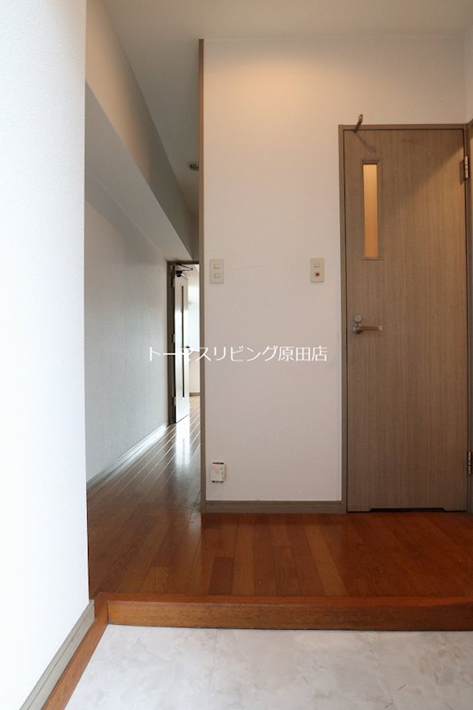 玄関　209号室写真