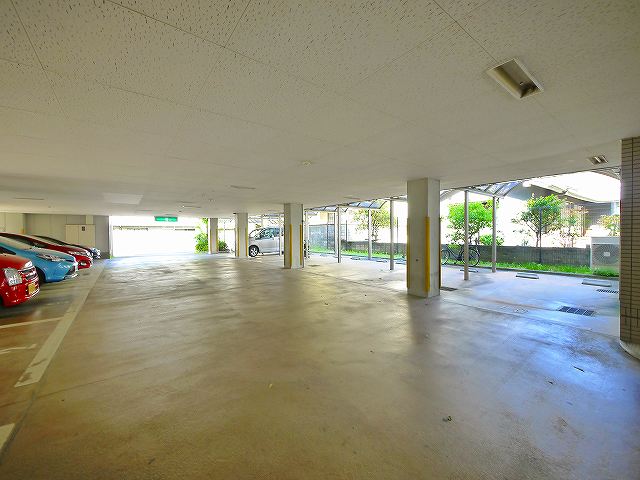 駐車場　駐車スペースもあります