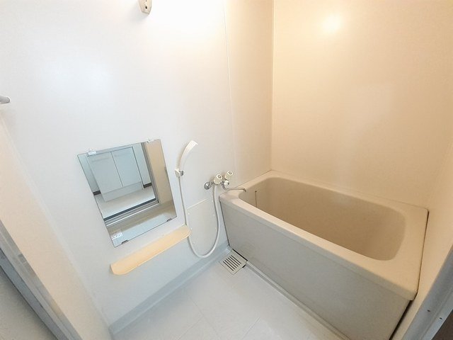 バス・シャワールーム　きれいなお風呂です