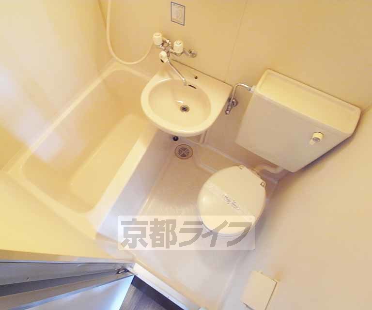 バス・シャワールーム　３点ユニットバス。