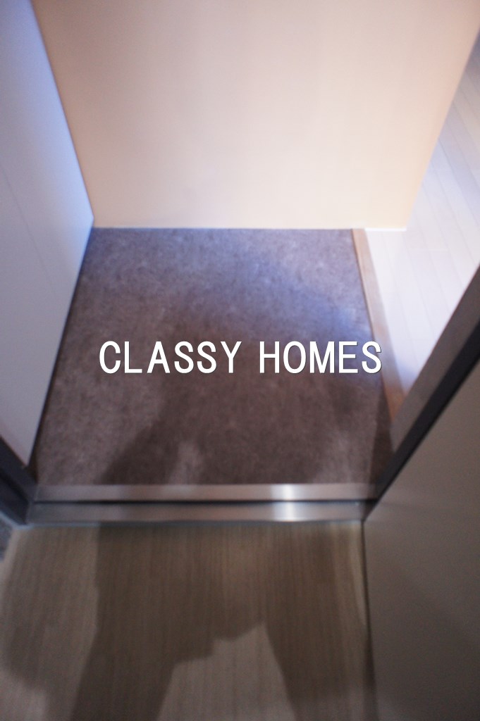 玄関　2016年10月竣工桜ヒルズ三田：玄関