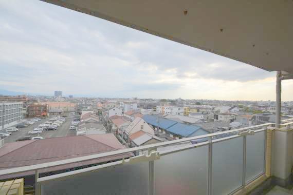 眺望　この見晴らしが明るいお部屋を作ってますよ。