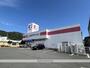 ドラックストア　ココカラファイン平群北店（ドラッグストア）まで182m
