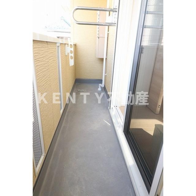 バルコニー　陽当たり良好なバルコニーです