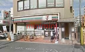 コンビニ　セブンイレブン茨木東奈良3丁目店（コンビニ）まで318m