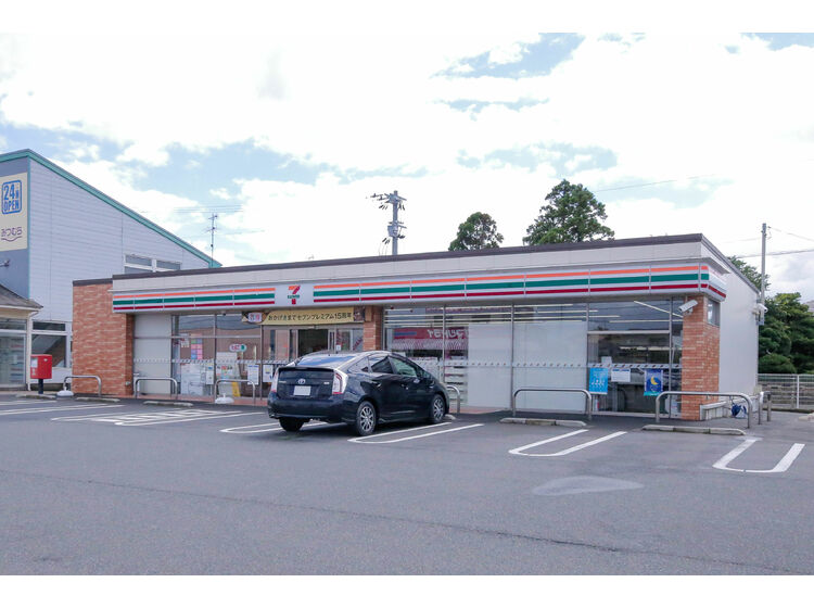 コンビニ　セブンイレブン 小松矢田野町店（コンビニ）まで554m