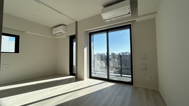 居室・リビング　広々とした南向きリビングです