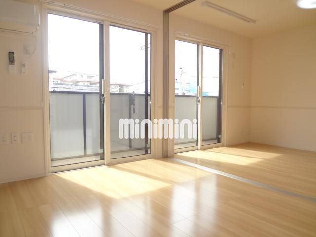 居室・リビング　明るいリビングです