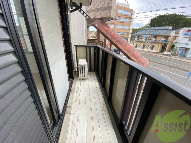 バルコニー　バルコニーがあるので洗濯物は外に干せそうですね～