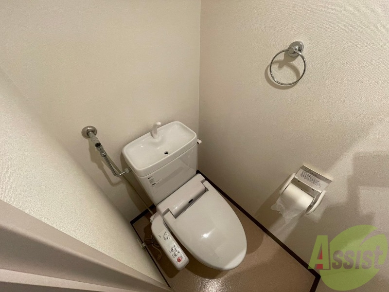 トイレ　ウォシュレット機能がついたトイレ。安心して使用できますね。