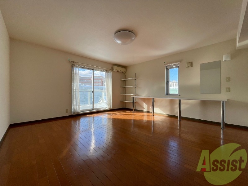 居室・リビング　広くてキレイなお部屋が広がっていて、充実した生活が送れそう。