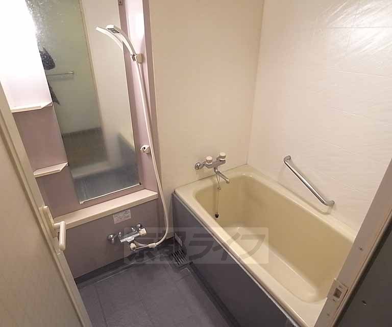 バス・シャワールーム　きれいな浴室です。