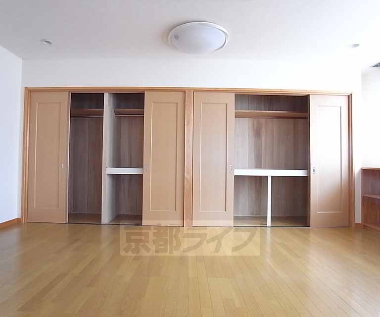 収納　１４帖の洋室の収納です。