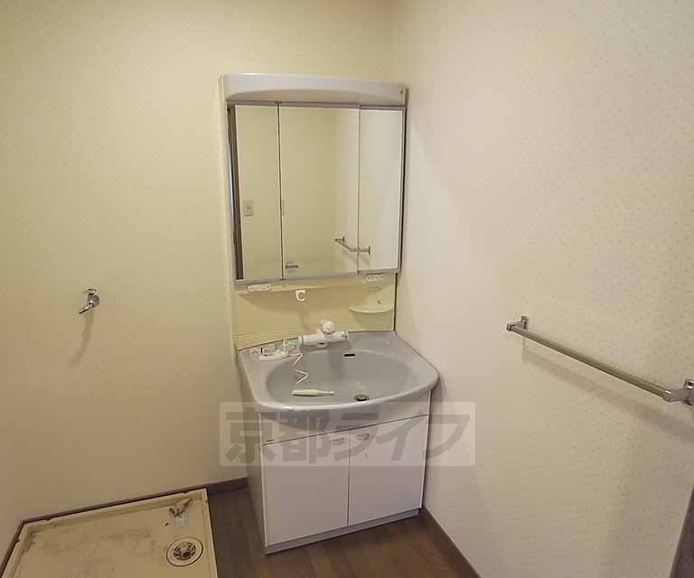 洗面設備　独立洗面台です。