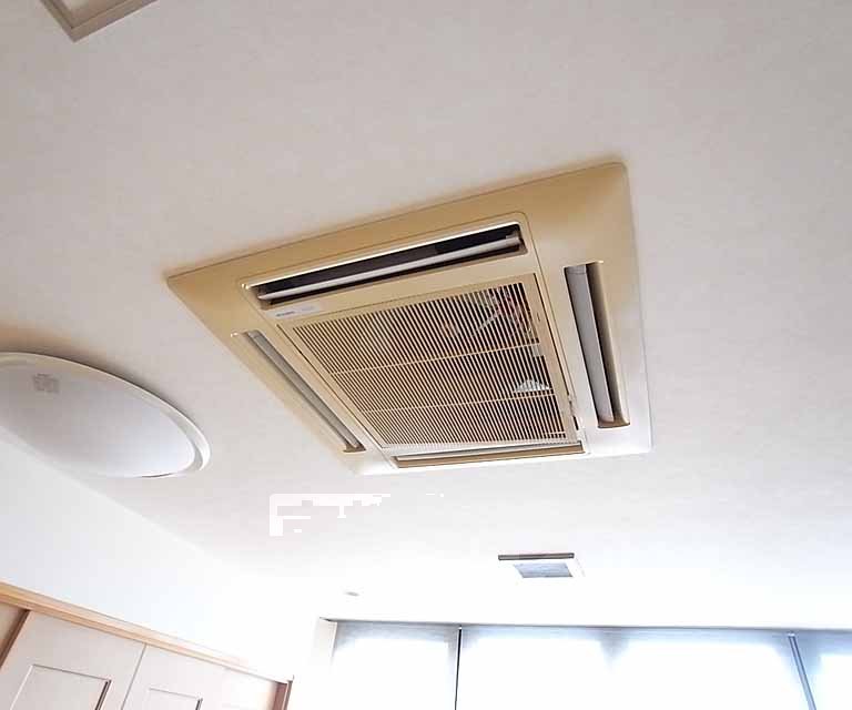その他設備　備え付きの冷暖房です。