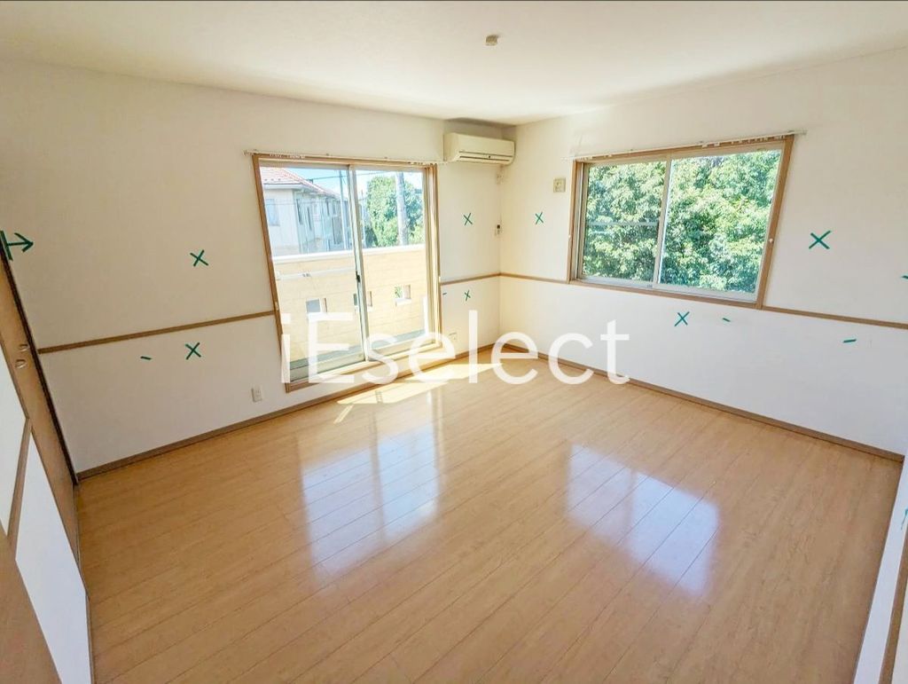 その他部屋・スペース　バルコニー側の洋室