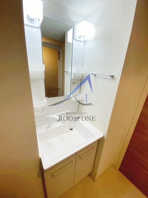 洗面設備　独立洗面台です。