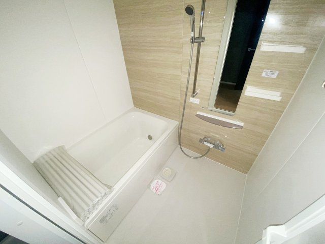 バス・シャワールーム　別号室の参考写真です。