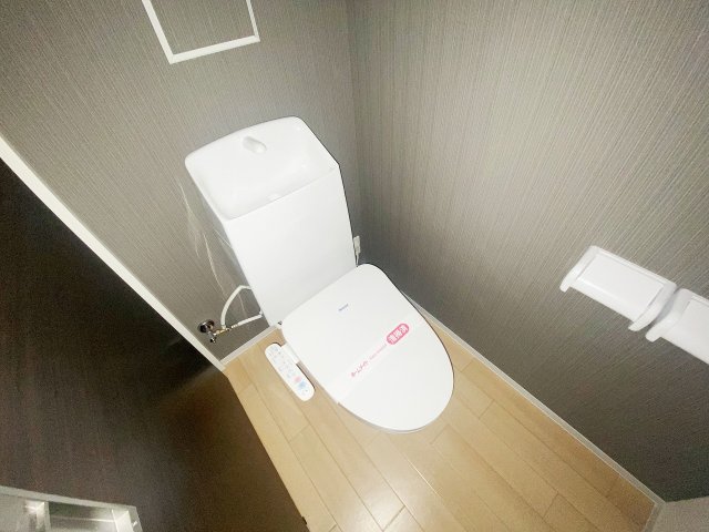 トイレ　別号室の参考写真です。