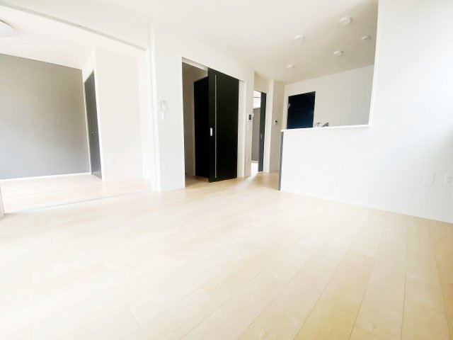 居室・リビング　別号室の参考写真です。