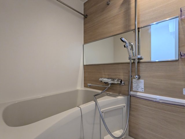 バス・シャワールーム　お風呂で日々の疲れを落としましょう