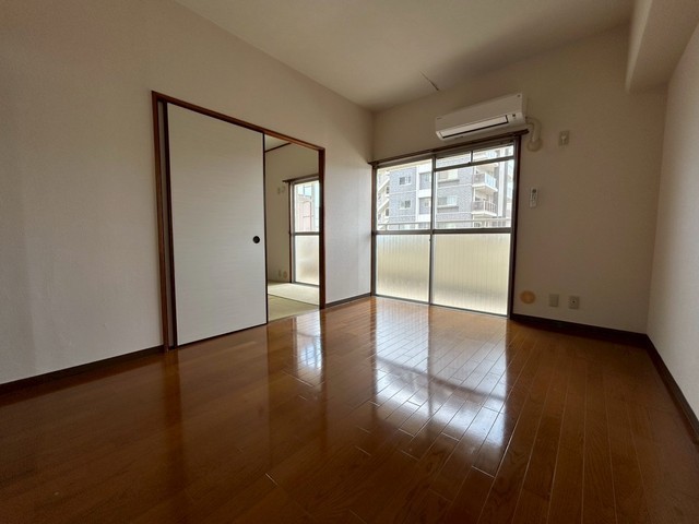 居室・リビング　別号室の写真です