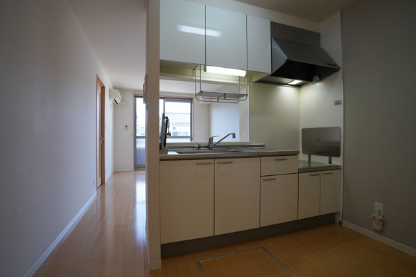 キッチン　同じ建物の別なお部屋