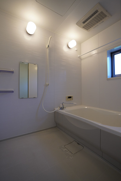 バス・シャワールーム　同じ建物の別なお部屋