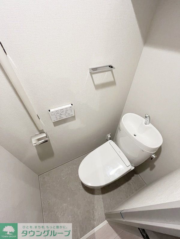 トイレ　※偶数階と奇数階で色が異なります