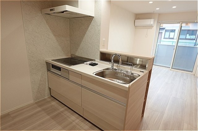 キッチン　システムキッチン（ＩＨ・タッチレス水栓）