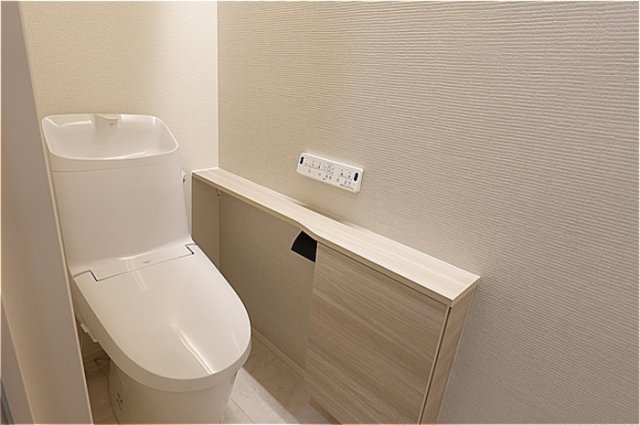 トイレ　温水洗浄暖房便座のトイレ