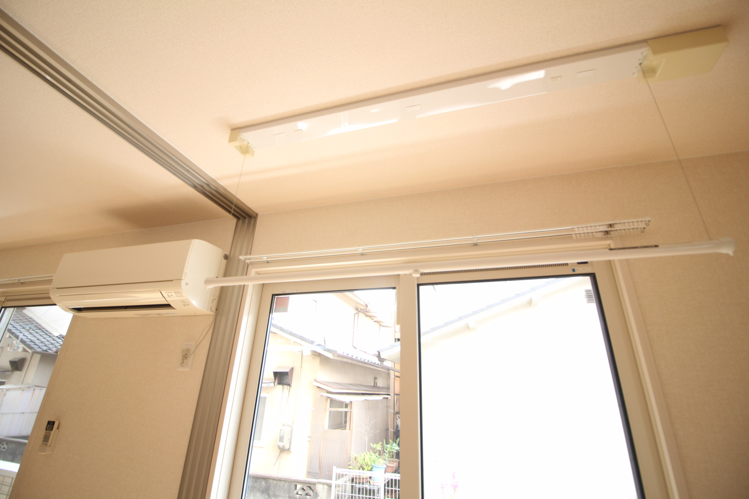 その他設備　エアコン・室内物干し完備！