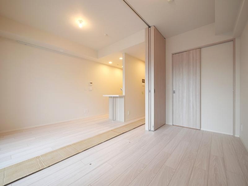 居室・リビング　☆明るい洋室☆