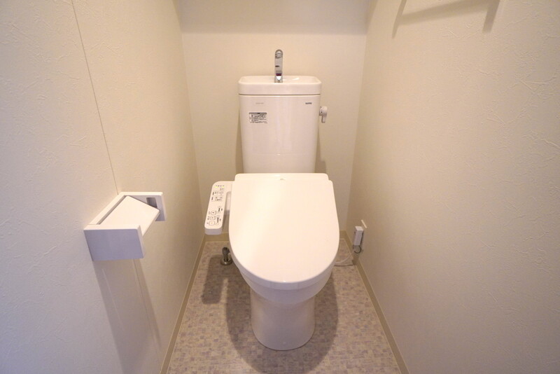 トイレ　落ち着いた色調のトイレです♪