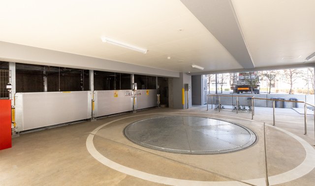 駐車場　駐車場