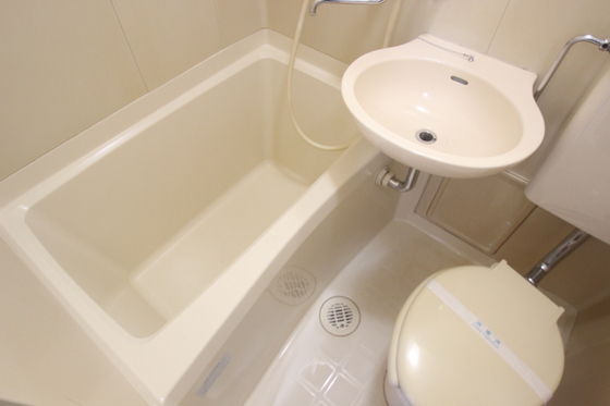 バス・シャワールーム　※別号室の写真です