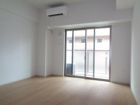 居室・リビング　室内