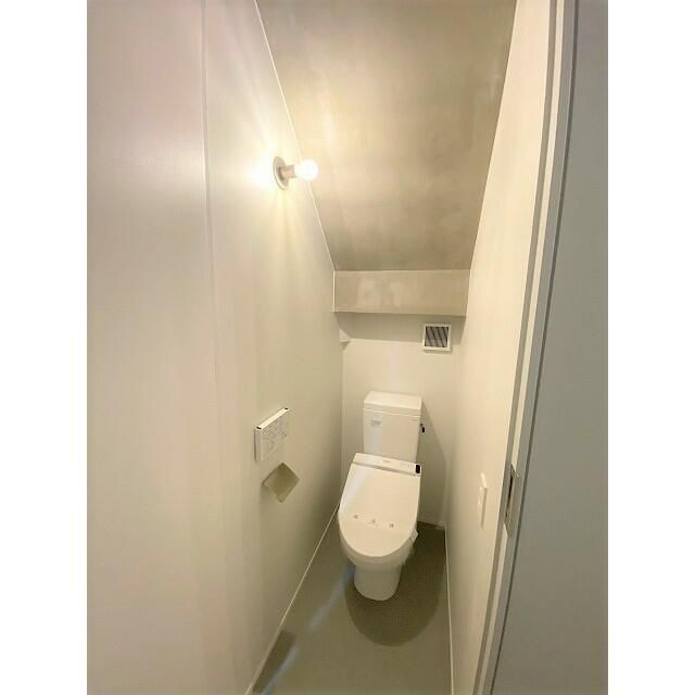 トイレ　※全て別号室（１DK）のお写真です。参考にしてください。