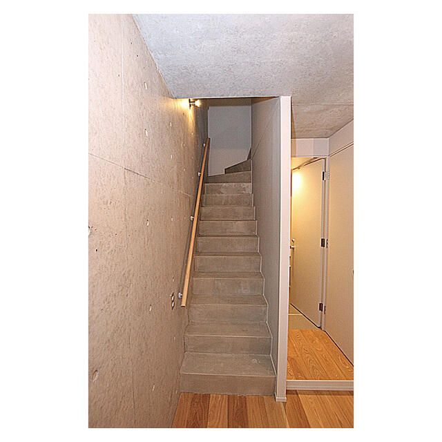 玄関　※全て別号室（１DK）のお写真です。参考にしてください。