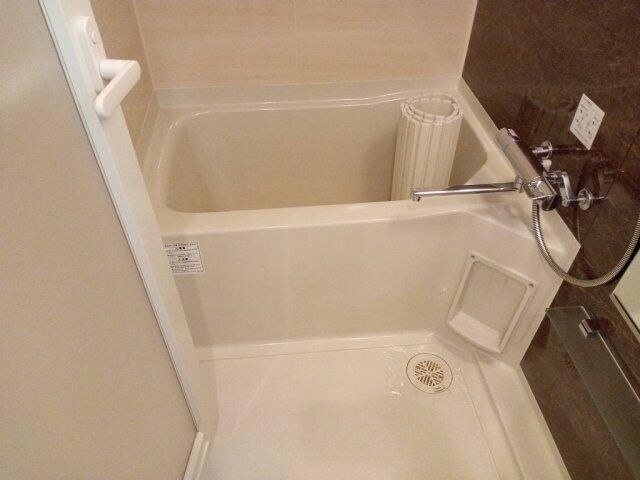 バス・シャワールーム　お風呂で日々の疲れを落としましょう