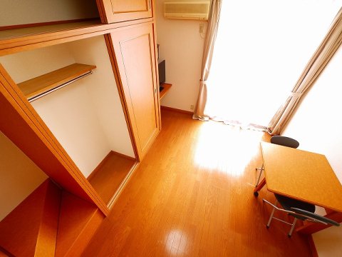 居室・リビング　こちらの居間で趣味の時間をお楽しみください