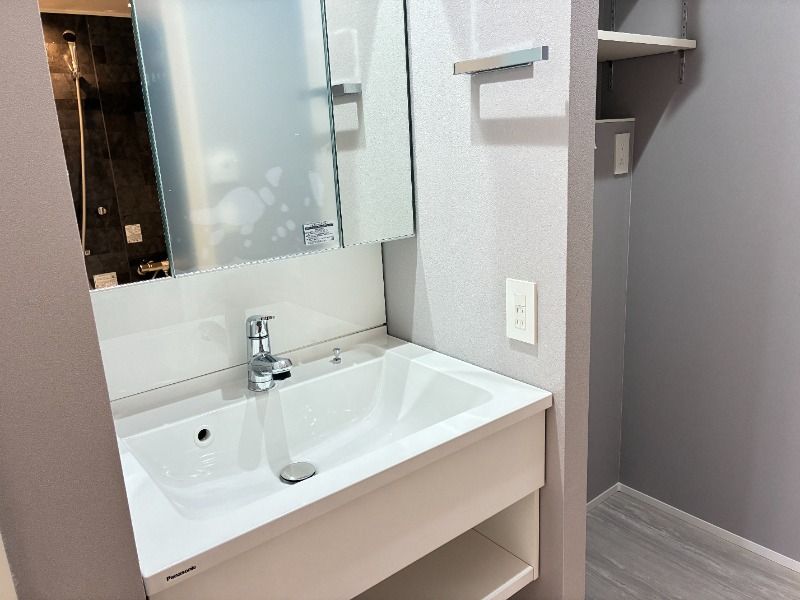 洗面設備　スペースが確保できる洗面所です