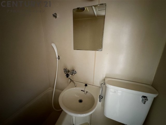 洗面設備　浴室内に洗面台あり！