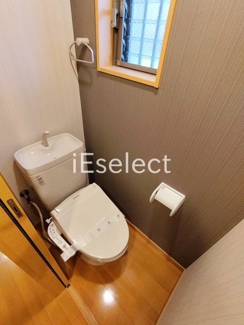 トイレ　温水洗浄機能付きトイレ