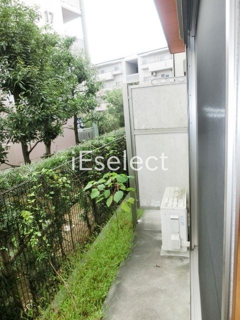 バルコニー　お洗濯物も干せるバルコニー